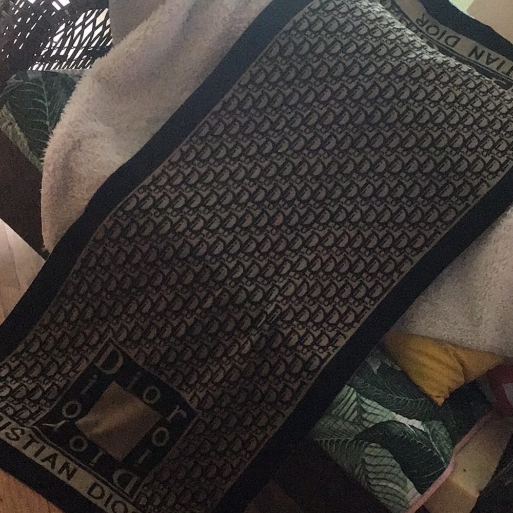 Christian Dior scarf - Picture 2 of 8